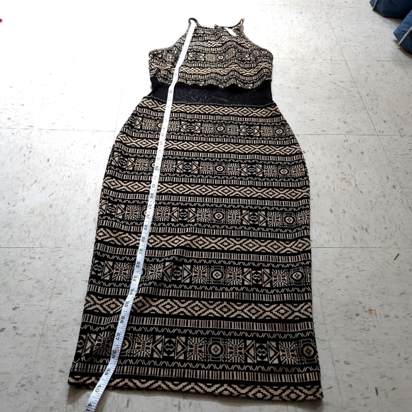 Lovley Day | Elegant Black and Brown Patterned Dress With Sheer Cut Out - Picture 12 of 13